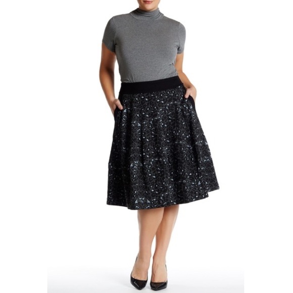 Melissa McCarthy Seven7 Dresses & Skirts - Melissa McCarthy Seven7 Black Floral Midi Skirt